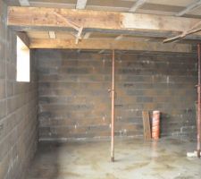 Sous sol, partie semi enterr&eacute;e