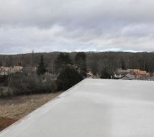 Dalle &eacute;tage coul&eacute;e