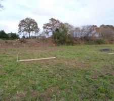 Implantation par le macon apr&egrave;s avoir ras&eacute; le talu