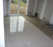 Pose du carrelage 45*45 dans la salle a manger