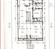 LE PREMIER ETAGE EN OPEN PLAN AVEC LE BALCON ET L'ENTREE DE LA MAISON, SALON MAROCAIN A DROITE EN ENTRANT, SEJOUR SUR LA GAUCHE, SAM PUIS LA CUISINE AU FOND A GAUCHE, 2 CHAMBRES D'AMIS AU FOND A DROITE AVEC SDB COMMUNE, WC (TOILETTE ET LAVE MAINS).
OUVERT A TOUS COMMENTAIRES ET SUGGESTIONS...