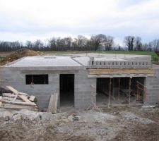 Poutrelles et hourdis pos&eacute;s