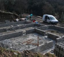 Vide sanitaire pris de la restanque à l'ouest de la maison
