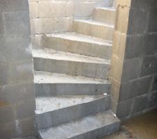 Escalier béton du sous-sol