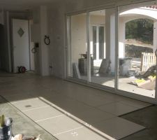 Vue sur la porte d'entrée
le séjour est toujours en cours