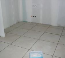 Chambre de ma fille N&deg;2 joint&eacute;e manque que les plinthes