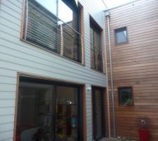 Et la c'est chez moi l'aspect mitigé entre le red cedar et le gris lumiere donne un bel effet non ?