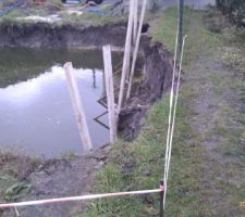 &eacute;boulement du terrassement r&eacute;duisant l'acc&eacute;s au pavillon en lot arri&eacute;re