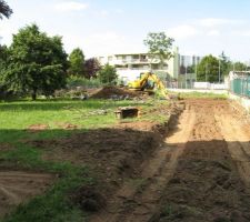 D&eacute;caissement du terrain pour cr&eacute;ation du chemin d'acc&egrave;s