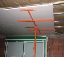 Et le plafond se monte ...