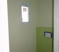 Peinture termin&eacute;e dans les toilettes