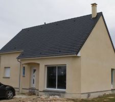 Le ravalement qui va être refait car ici c'est un projeté alors qu'on a demandé un écrasé