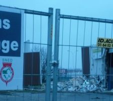 Destruction des anciennes b&acirc;tisses