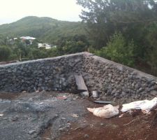 L implantation de la maison devrait etre pour la fin de semaine aujourd hui terrassement du terrain