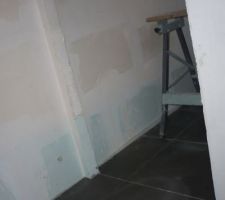 Entr&eacute;e des toilettes du RDC