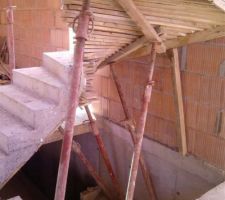 Escaliers de sous sol et &eacute;tage en b&eacute;ton inclus coffrage et armature
vue 1