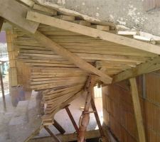 Escaliers de sous sol et etage en b&eacute;ton dos&eacute; &agrave; 350kg inclus coffrage et armature
vue 2