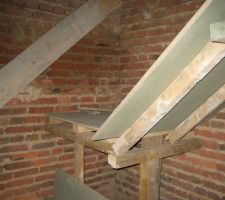 D&eacute;but du coffrage de l'escalier