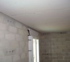 Et voil&agrave; le travail des plafonds de l'&eacute;tage