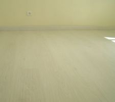 Chambre de la grande fille!! c'est elle qui a fait sa peinture