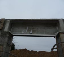 1/2 coffre linteau pos&eacute;