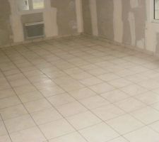 Carrelage cot&eacute; bureau