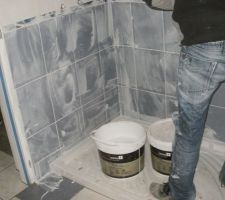 Fa&iuml;ence au desus de la douche