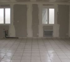 Vue carrelage cot&eacute; cuisine et bureau