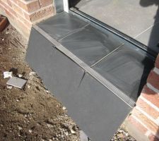 J'ai pos&eacute; provisoirement les carrelages et je trouve que cela serait   joli si les contre marches &eacute;taient carrel&eacute;es mais le responsable d'Artois Travaux dit que cela ne va pas tenir....