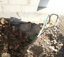 Les fauros effectuer avec lamenagement dess conduit deau pour electricite et le telephone