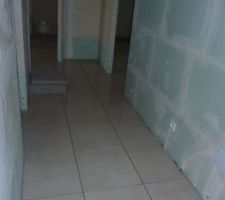 Le couloir du haut fini hors plinthe