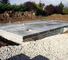 Fondation et dalle coul&eacute;s 3 - 4 semaines de s&eacute;chage