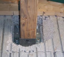 Mise en place de la poutre qui supporte la fermette sur l'entrée !!!!