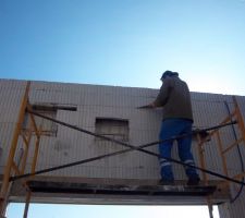 On attaque le polystyrene a la scie !!!!