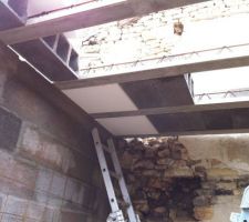 Les premiers hourdis dont les rupteurs de pont thermique en p&eacute;riph&eacute;rie cot&eacute; facade