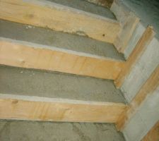 Escaliers pour aller &agrave; la partie nuit