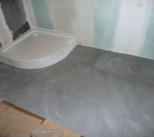 Salle de bain &agrave; l'&eacute;tage