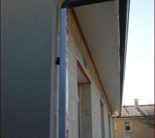 Débords de toit PVC, gouttière et descentes de goutières