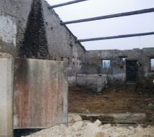 Demoliton facade sa traine un peu !!!