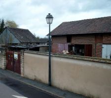 Terrain   b&acirc;timent agricole &agrave; d&eacute;molir