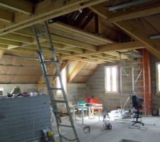Fin de mise en place du plancher du grenier