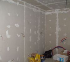 Cloison/habillage mur de refend de cuisine