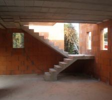 RDC fini escalier béton coulé
