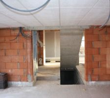 Les escaliers vus du garage