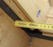 Prise de mesure pour l'isolation de l'habillage. Gros plan