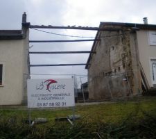 Le chauffagiste electricien viens de mettre son panneau