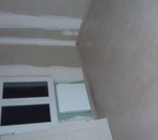 La chambre du fond carrelé et jointé également