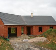 Un beau boulot du couvreur. Dans la foulée, il a plut, pas une fuite ! Pourvu qu'ça dure...