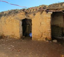 Partie du ksar (hacienda) &agrave; refaire, r&eacute;nover? ou d&eacute;truire et reconstruire (anciennes &eacute;curies de plus de 2,5 si&egrave;cles)