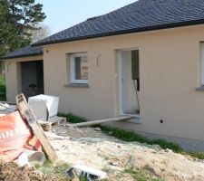 Le carreleur est arrivé.